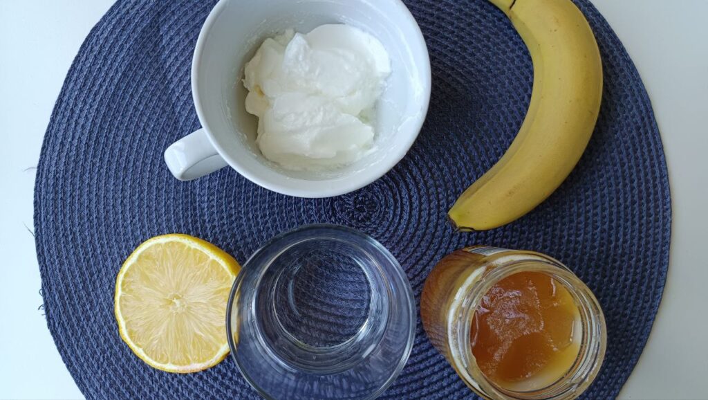 Smoothie-a-la-Banane-au-Citron-et-au-Miel