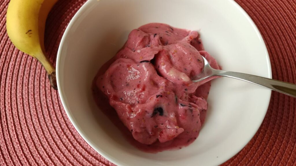 nice-creme-banane-framboise-myrtille