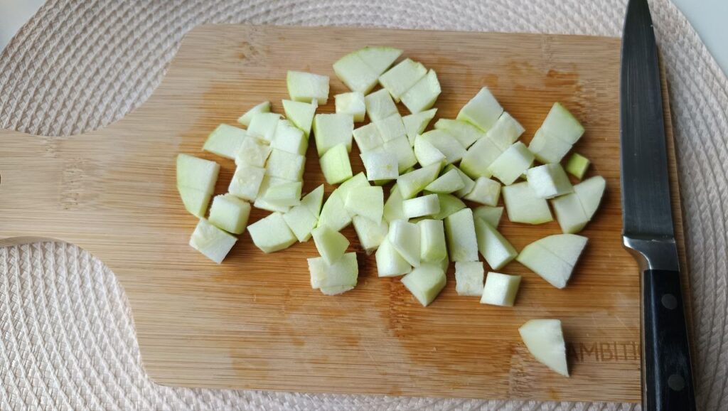 coupage-de-la-courgette-du-smoothie-sale-epinard-courgette