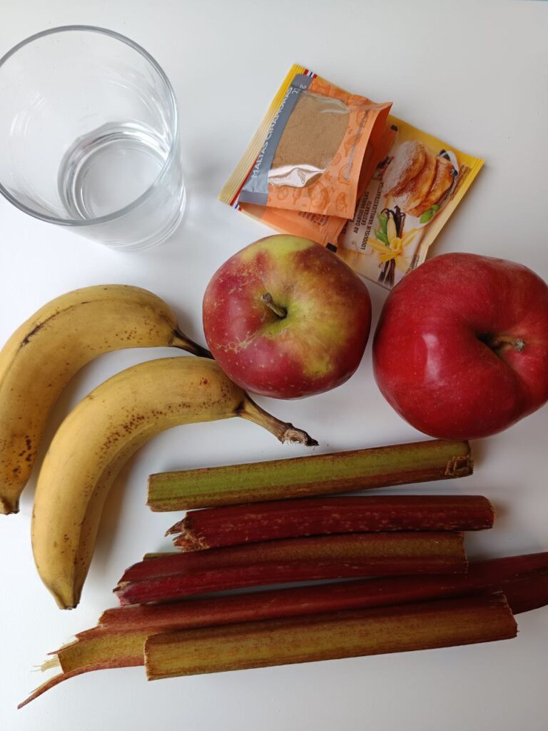 ingredients-compote-rhubarbe-banane-pomme