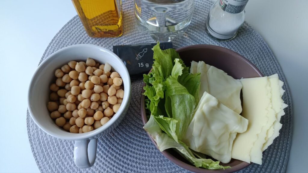 ingredients-salade-pois-chiche-laitue-chou-blanc