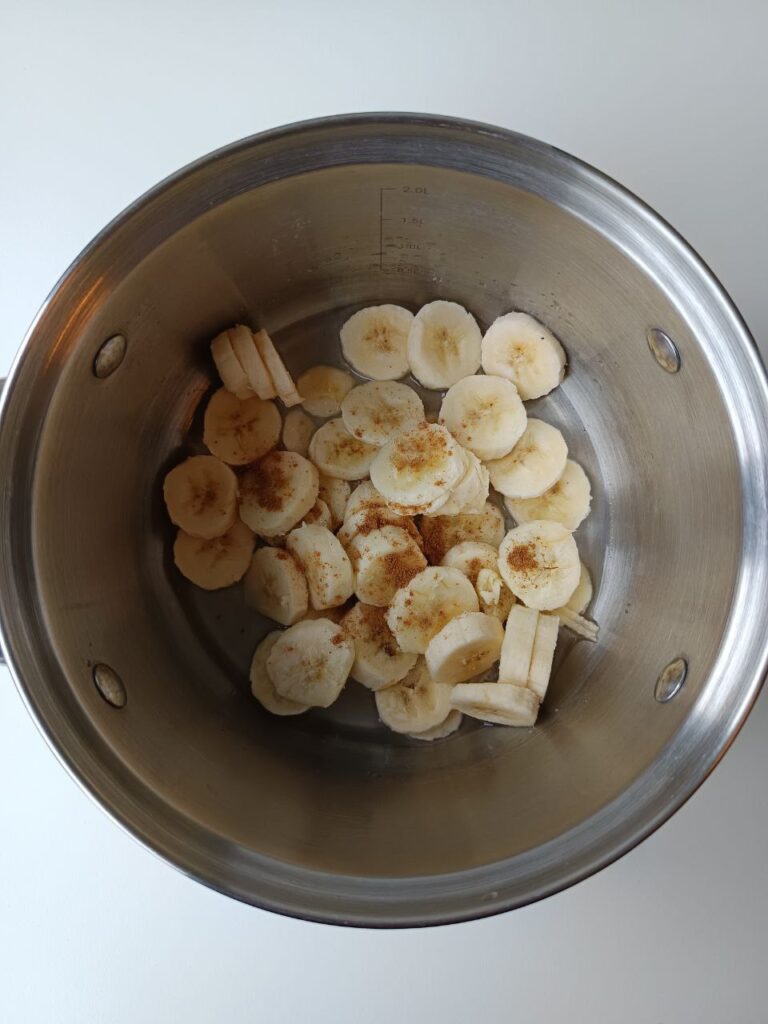 preparation-de-la-recette-de-compote-banane-citron