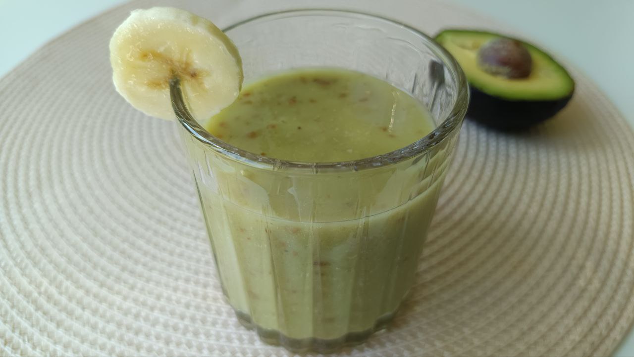 smoothie-datte-avocat-banane