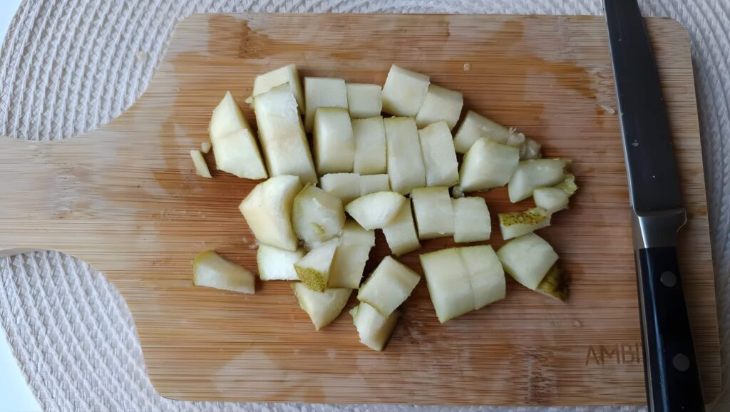 decoupage-de-la-poire-Porridge-a-la-Poire-et-a-la-Cannelle