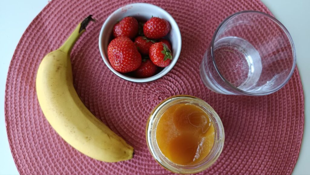 ingredients-smoothie-fraise-banane-sans-lait