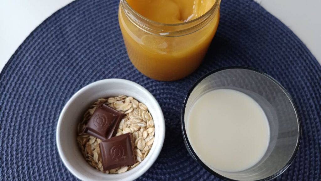 ingredient-porridge-lait-amande-chocolat