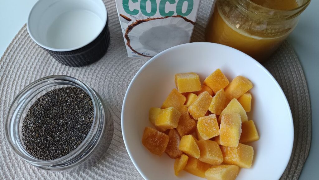 ingredients-smoothie-mangue