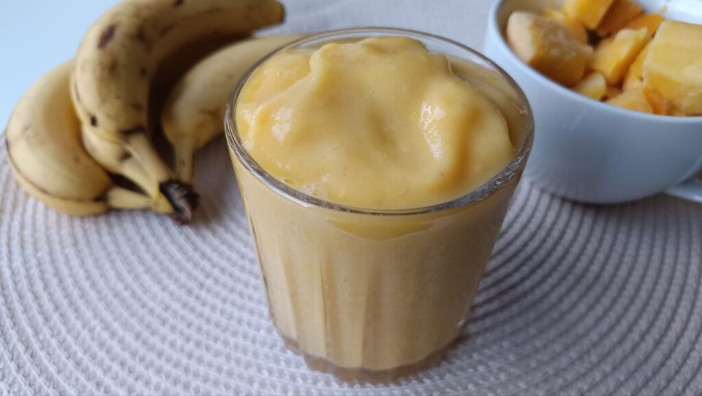 smoothie-mangue-banane-coco