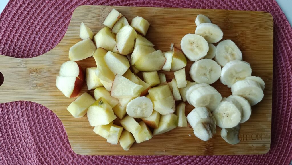 decoupe-des-fruits-smoothie-bowl