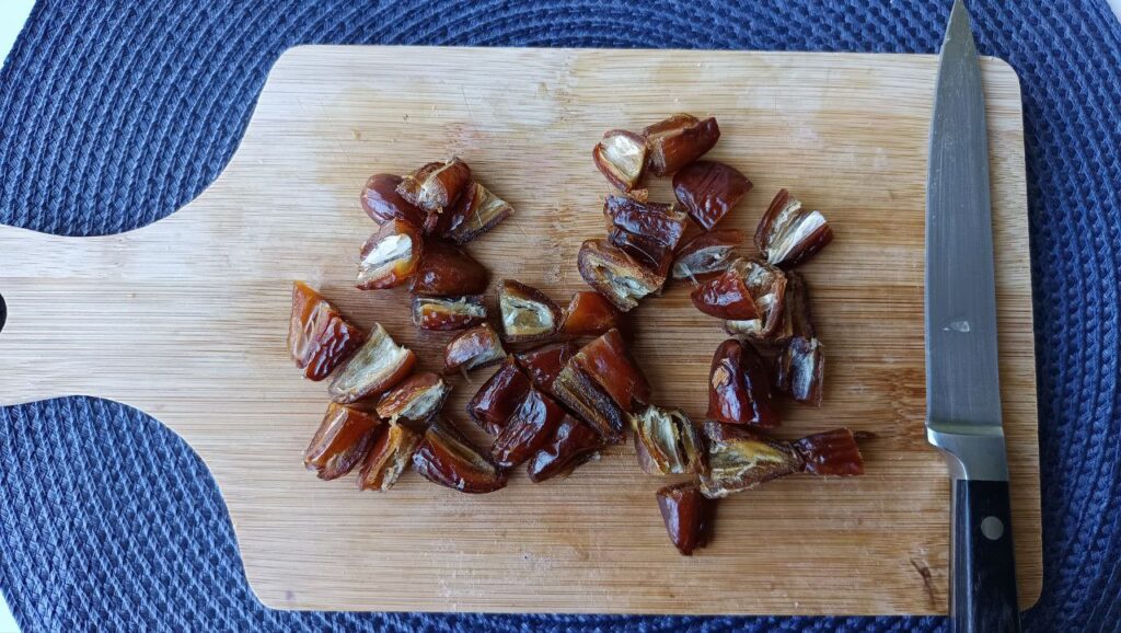 decoupe-des-dattes-smoothie-datte