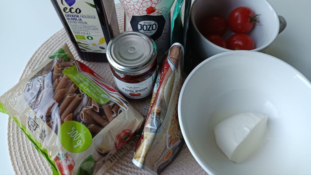 ingredients-salade-pesto-rosso