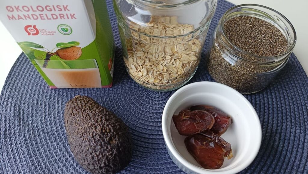 ingredients-smoothie-avocat