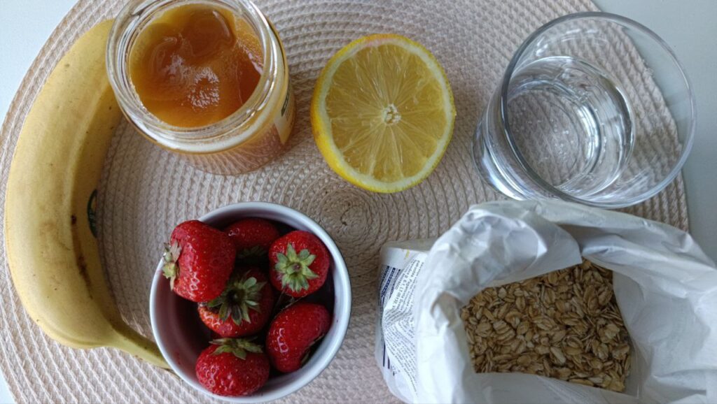 ingredients-smoothie-fraise