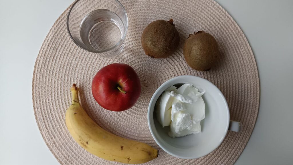 ingredients-smoothie-kiwi-pomme