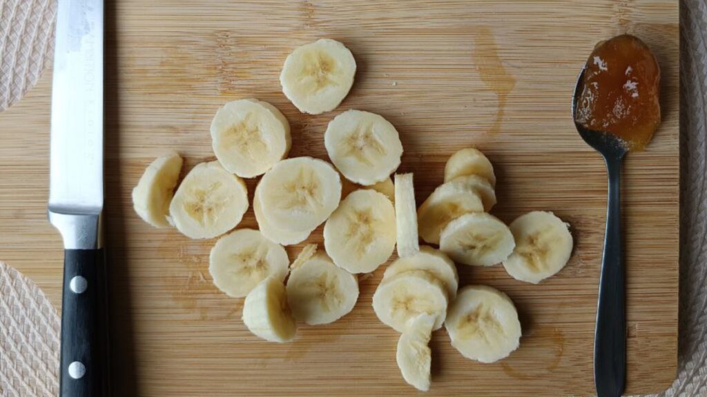 decoupe-de-la-banane-smoothie-bowl-banane