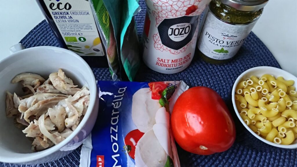 ingredients-salade-de-pates-poulet-mozzarella-pesto