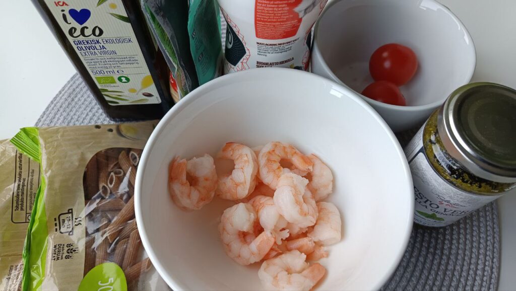 ingredients-salade-pates-crevettes-pesto