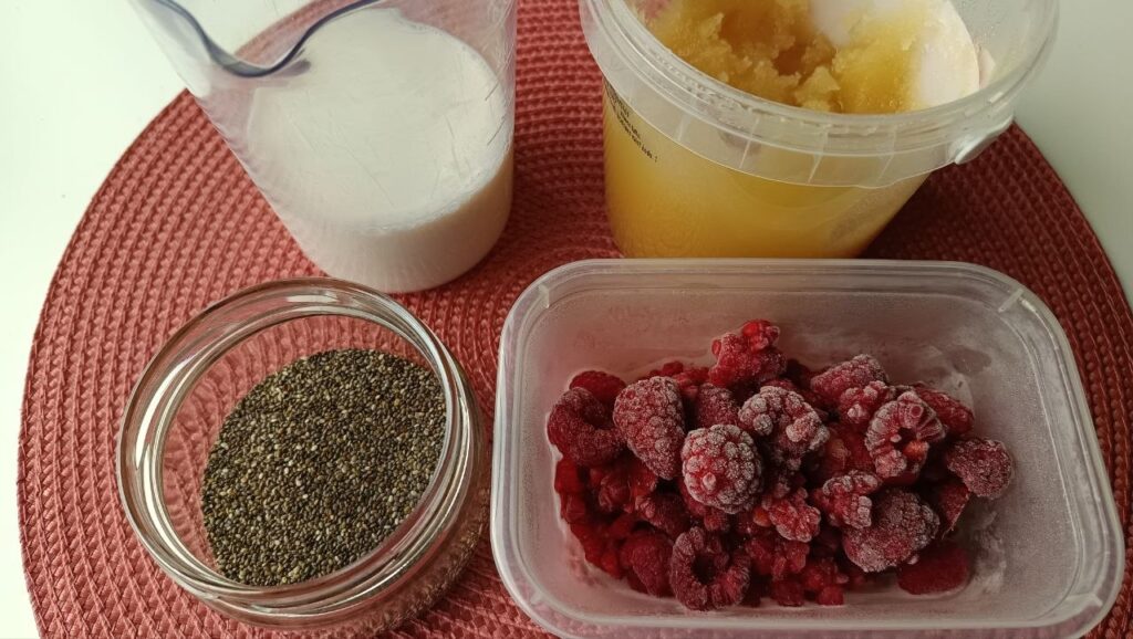 ingredients-smoothie-fraboise-lait