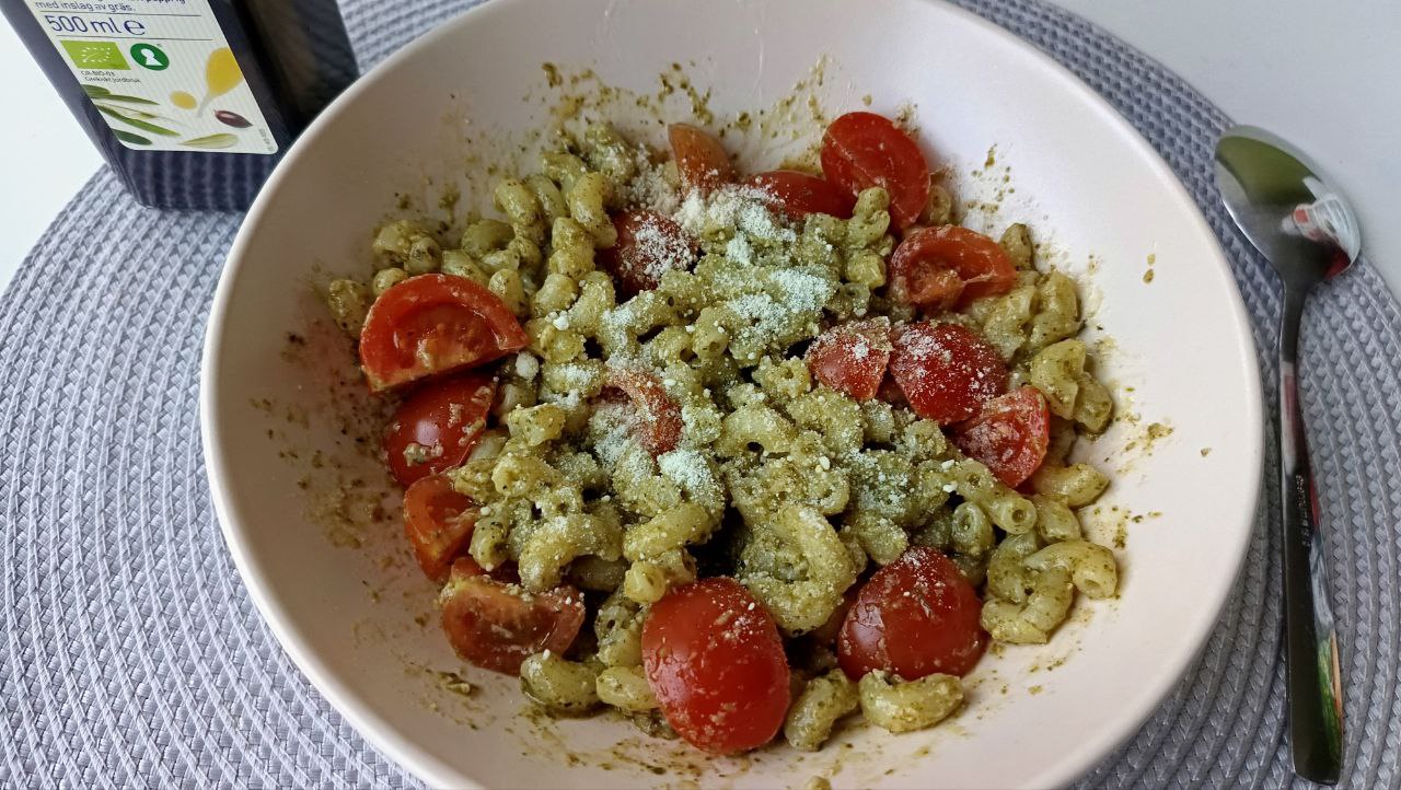 salade-de-pates-au-pesto-et-parmesan