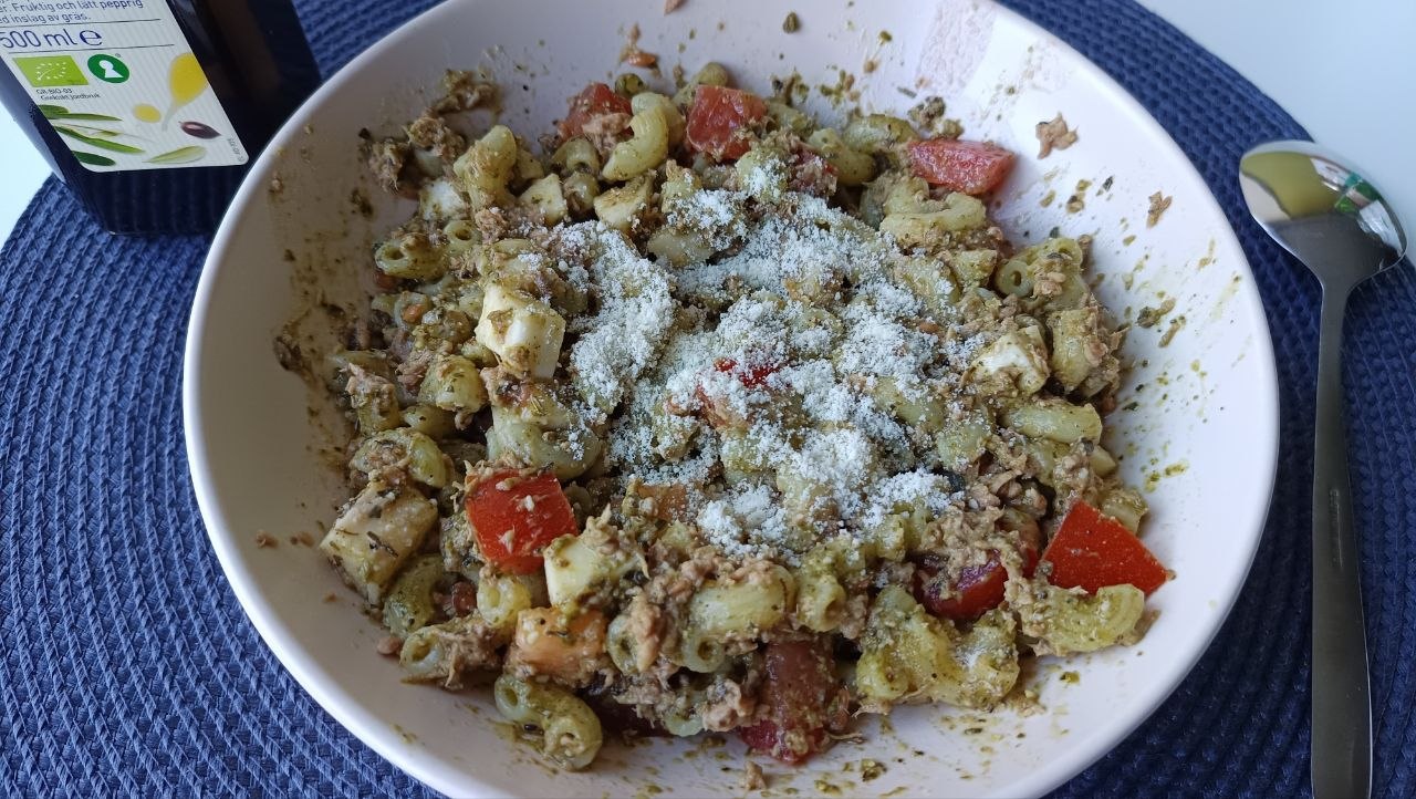 salade-de-pates-thon-mozzarella-pesto