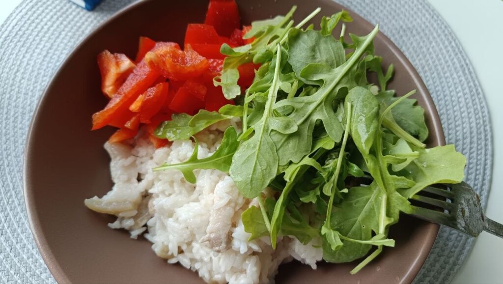assemblage-salade-riz-lardon