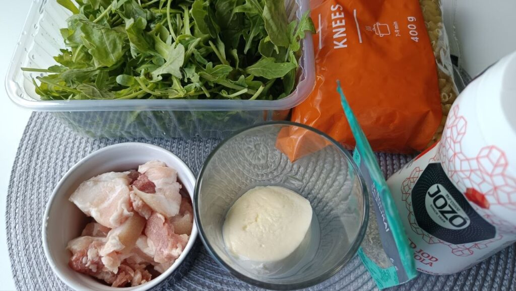 ingredients-salade-pate-mozzarella-lardon