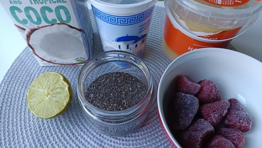 ingredients-smoothie-fraise-yaourt