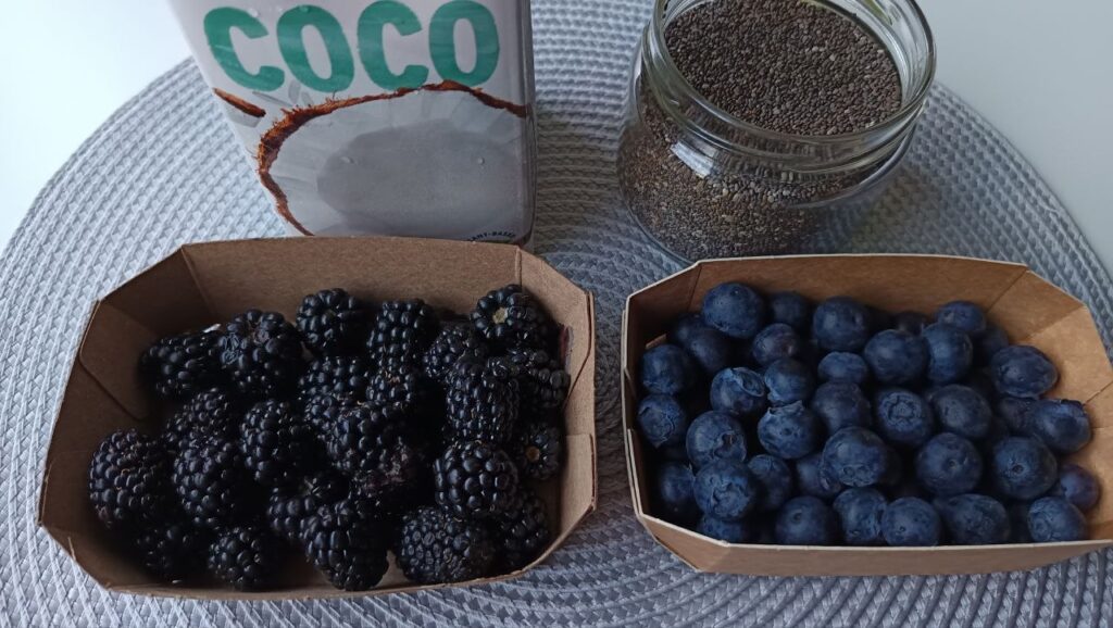 ingredients-smoothie-mure-myrtille