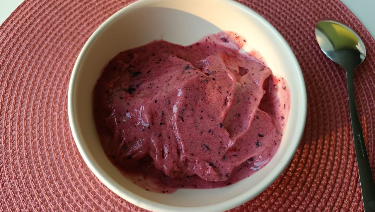 nice-cream-fruits-rouges