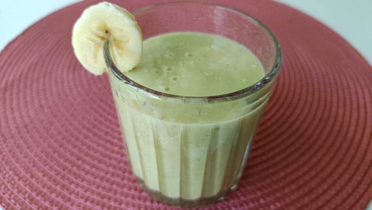 smoothie-banane-avocat-pour-grossir​