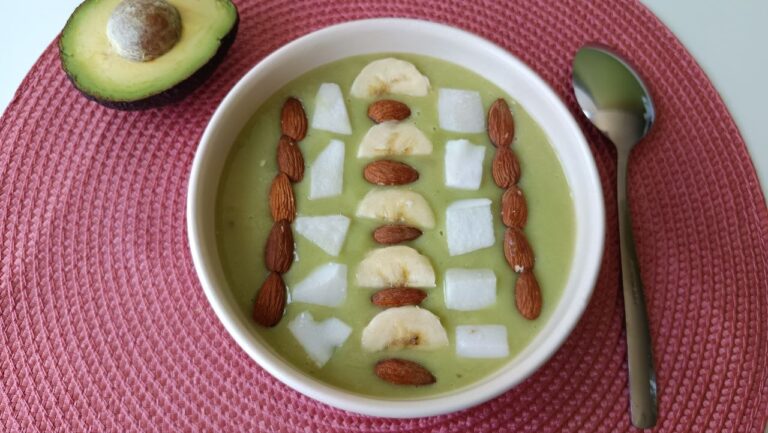smoothie bowl avocat