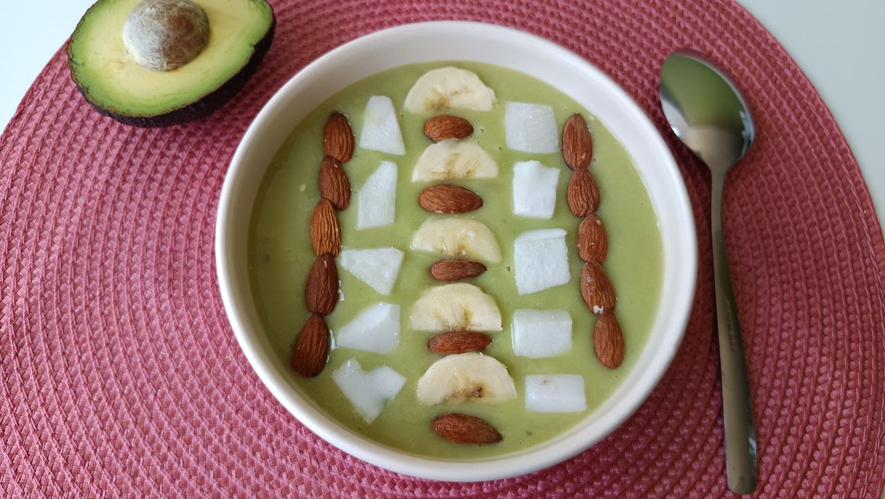 smoothie bowl avocat