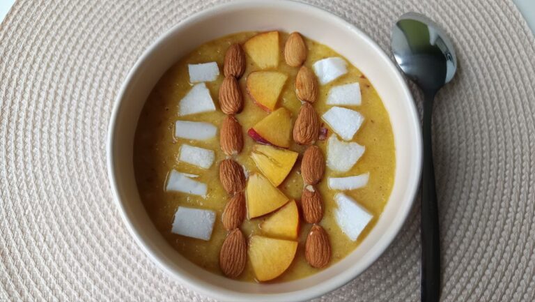 smoothie-bowl-nectarine