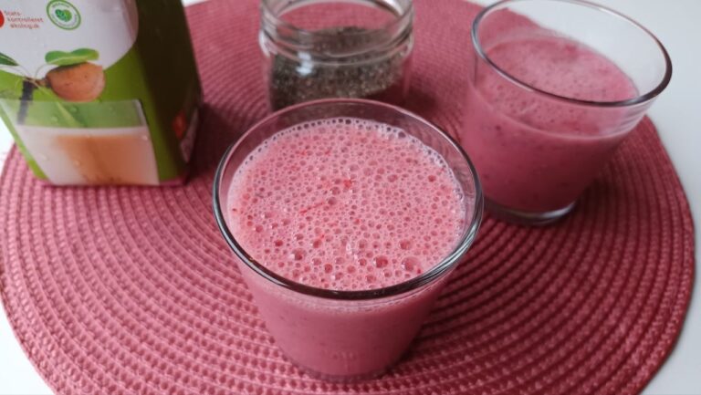 smoothie-fruit-rouge-lait-amande